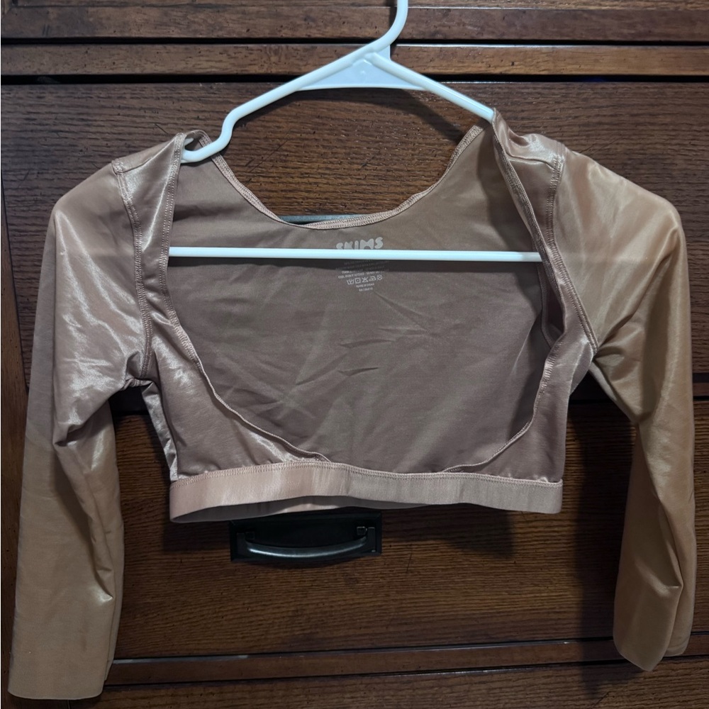 Women's Tan SKIMS arm shaper